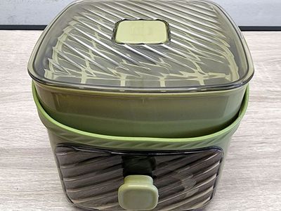 Ice Cube Maker