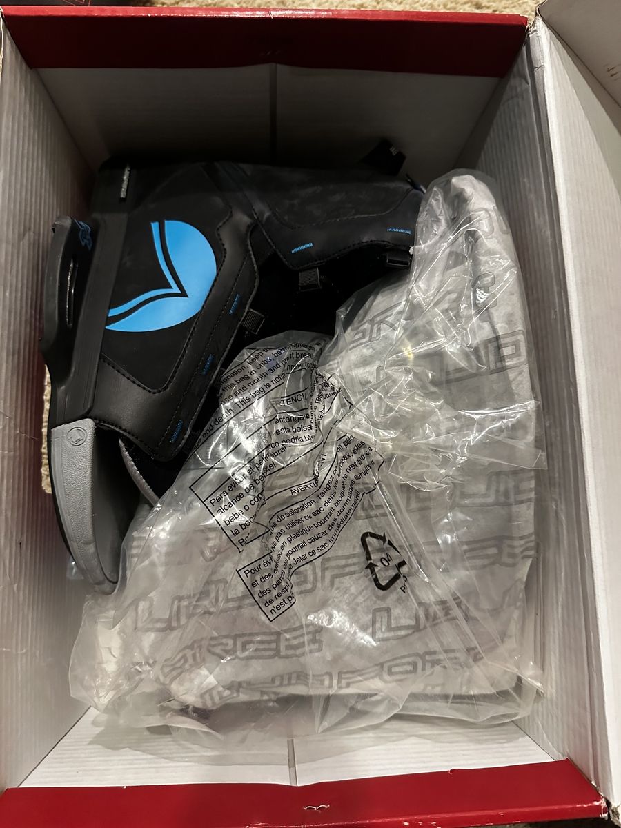 L/XL wakeboard boots never used for free
