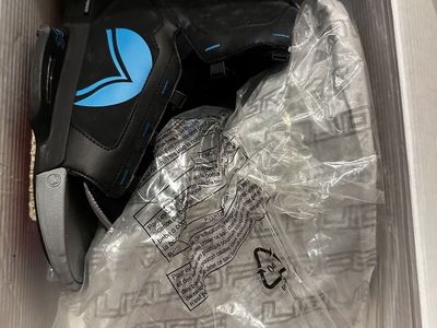L/XL wakeboard boots never used for free