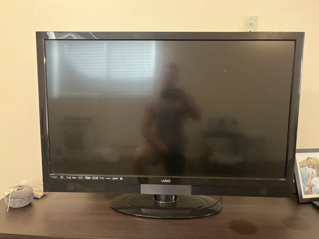 42 LCD Vizio TV