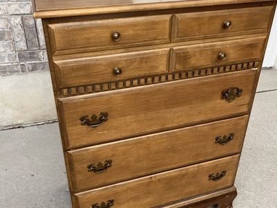 Vintage Wooden Dresser Chest of Drawers with 5 Drawers - Light Brown Wood Finish