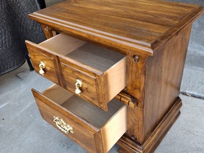 real wood night stand/rudy