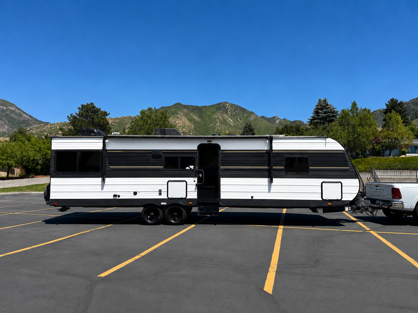 2024 Avenir 32DQ travel trailer 36'