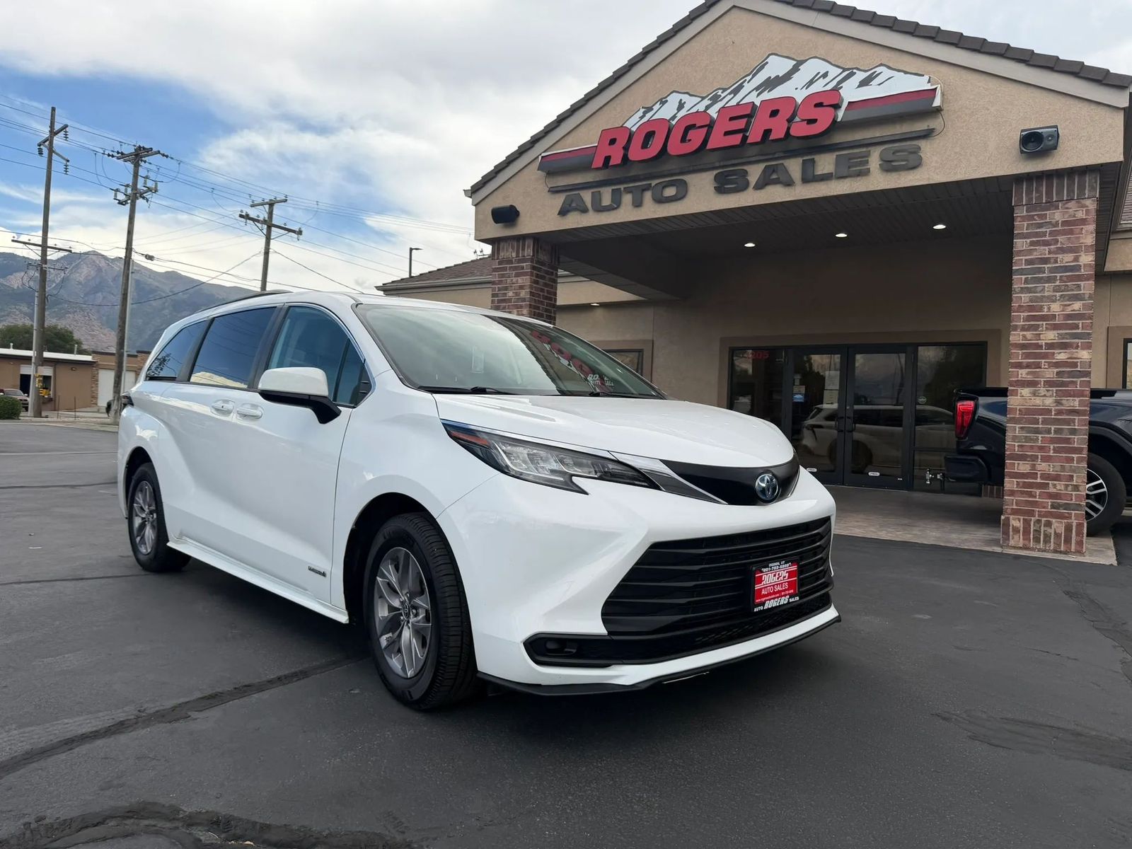 2021 Toyota Sienna LE 8-Passenger