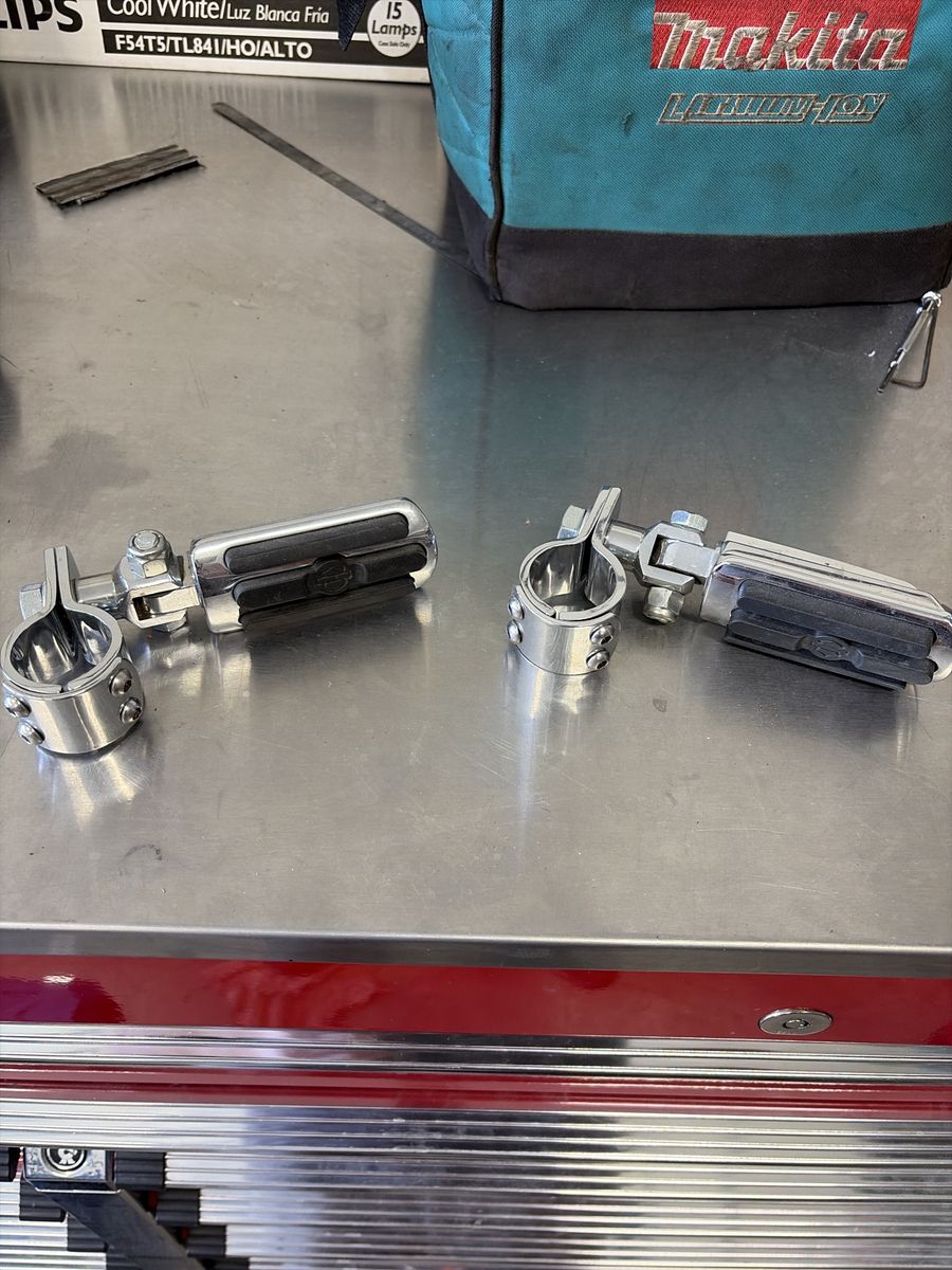 Harley Davidson Chrome Highway Pegs Foot Pegs Engine Guard 