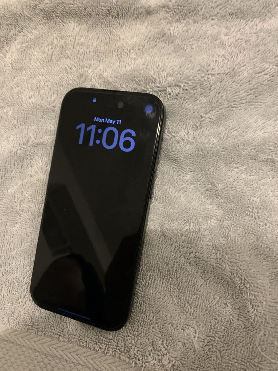 *PERFECT!* iPhone 16 Pro! Unlocked, 256g, Black, works with any carrier