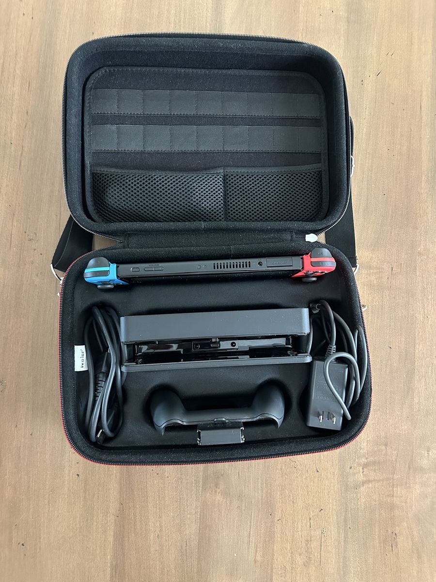 Nintendo Switch OLED Complete Set (& Carrying Case)