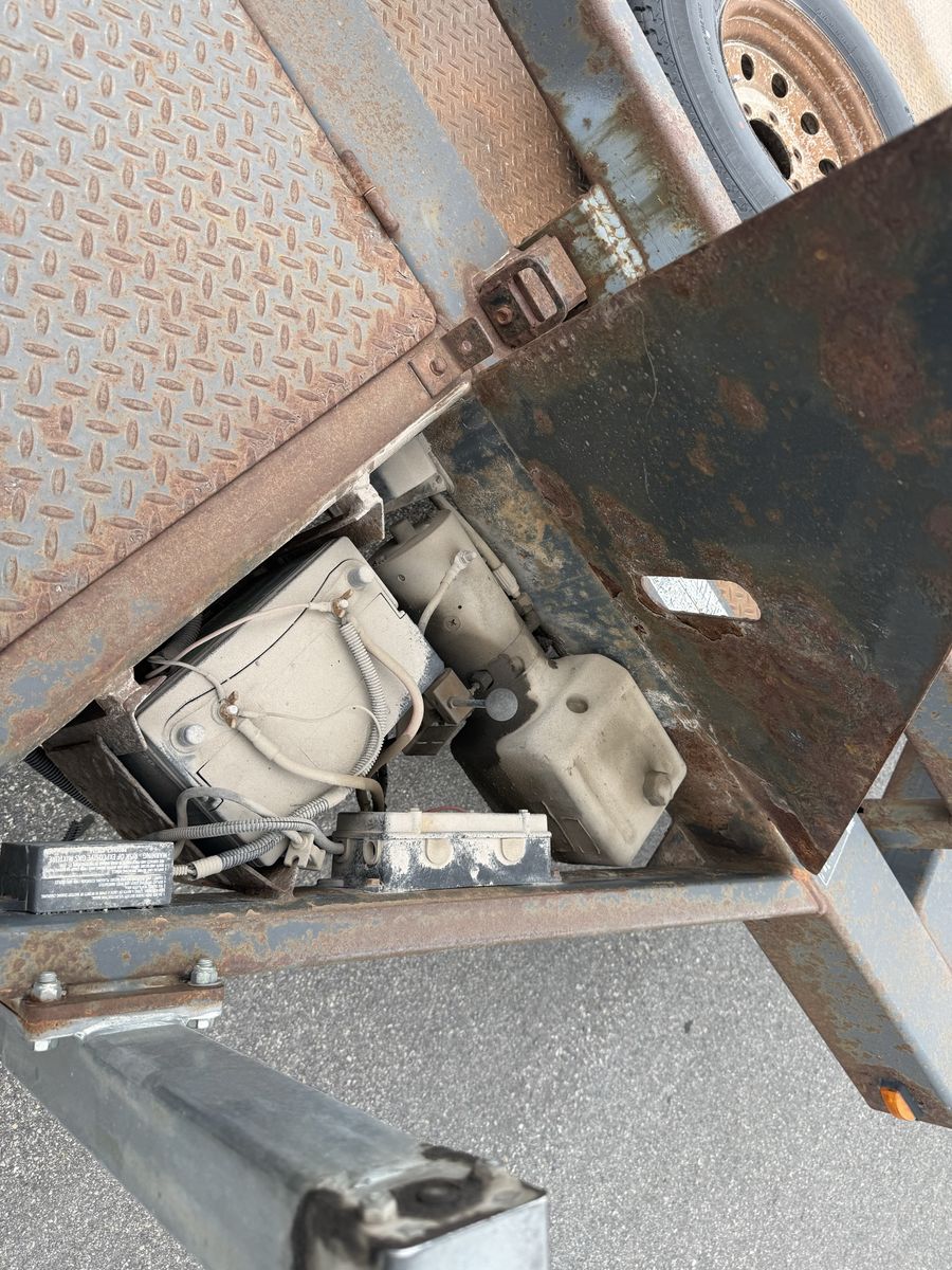 Main image 6