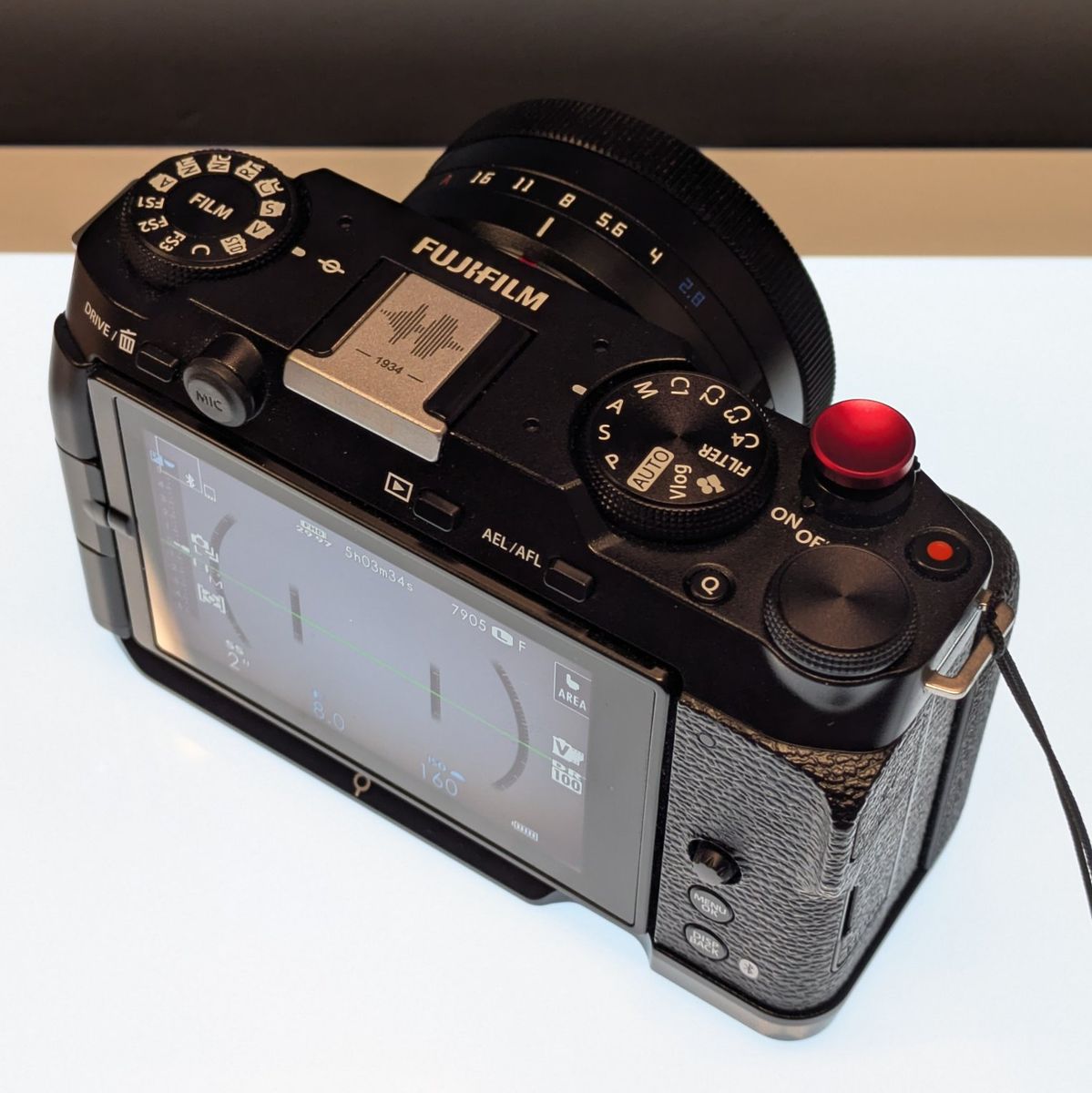 Main image 5