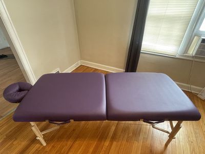 Earthlite Avalon Massage Table