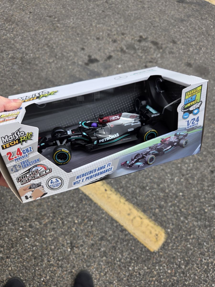 Rc cars, trucks OPEN TO CASH OFFERS FOR EACH