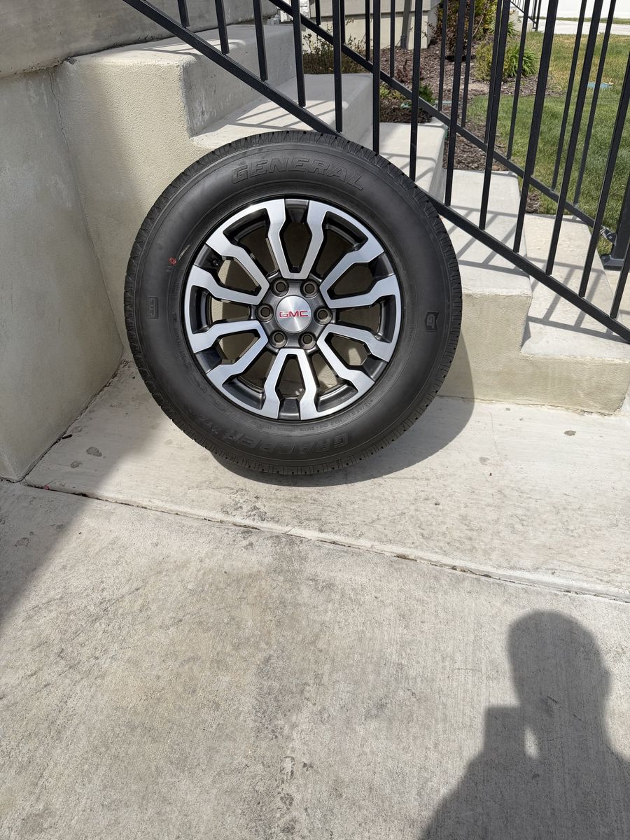 GMC Sierra 1500 Yukon Rims and Tires 265/65R18