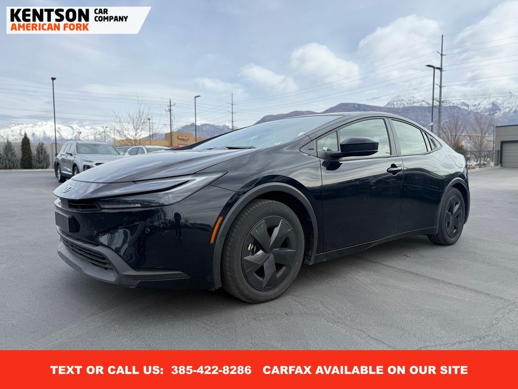 2025 Toyota Prius LE