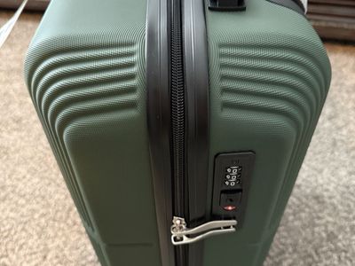 Luggage 20" New