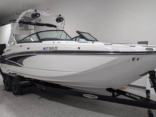 Monterey M65 w/ Mercury Outboard LOW HOURS!