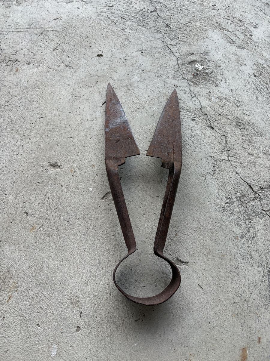 Sheep Shears / Primitive Rustic Trimming Shears