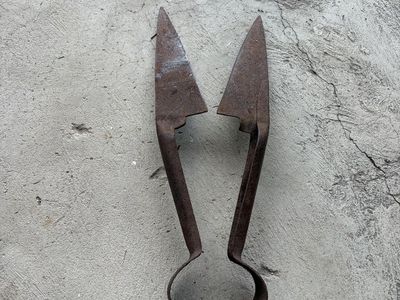 Sheep Shears / Primitive Rustic Trimming Shears