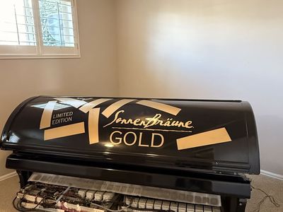 Limited Edition Sonnen Braun’s Gold Tanning Bed - Bulbs and Fan Included