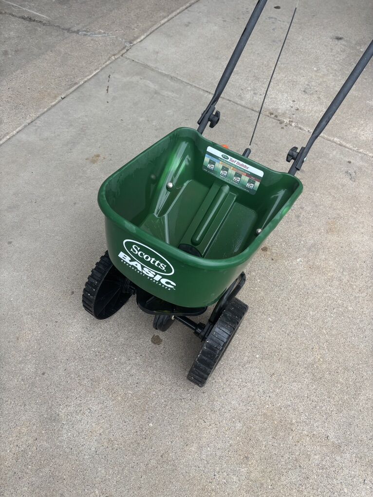 Scotts Basic Spreader