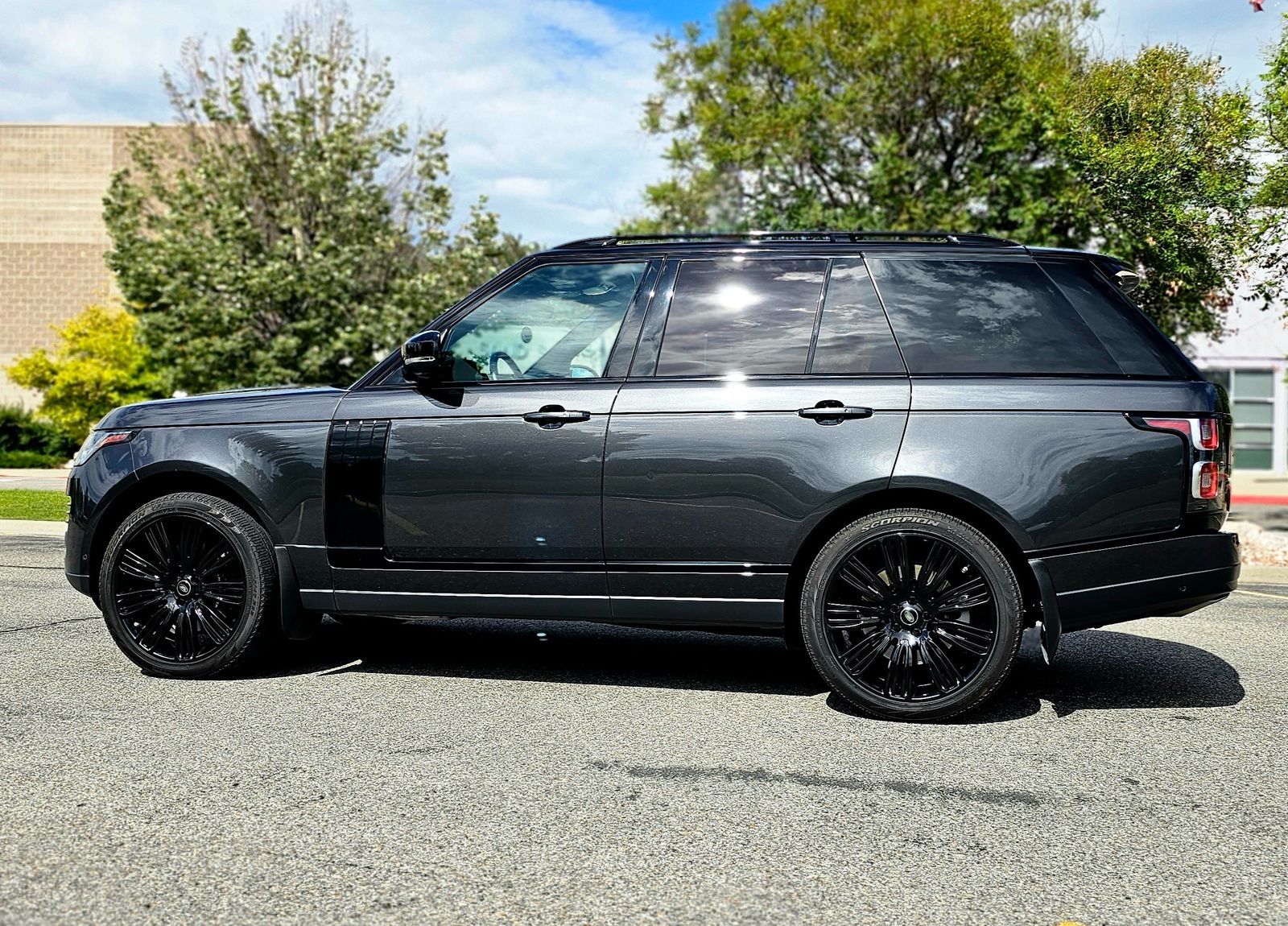 2020 Land Rover Range Rover P525 HSE