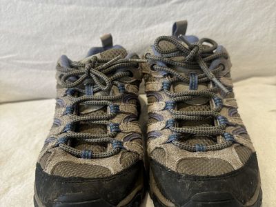 Merrell Women’s Size 7.5 Beige/Blue Hiking Shoes