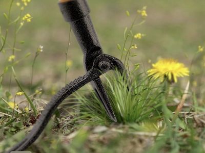New. Stand-up Weed Puller For Gardening