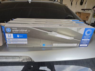 GE Premium Undercabinet LED Light Fixture, 12 inches, Plug-in, HD Light, 540 Lumens. BRAND NEW!