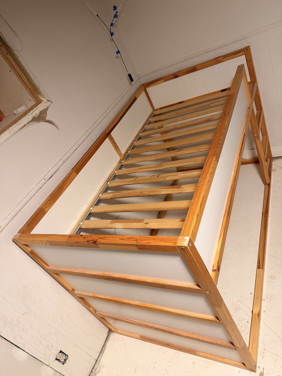 Main image 3