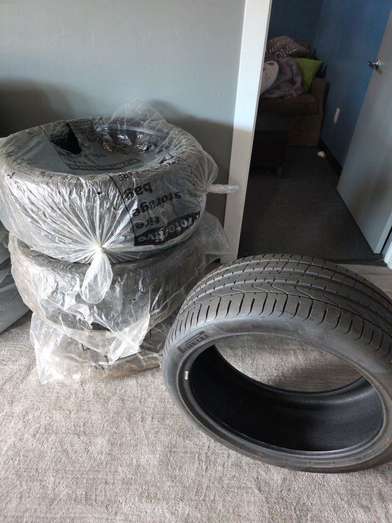 Pirelli p zero 265/40 r21 Tires Set of 4
