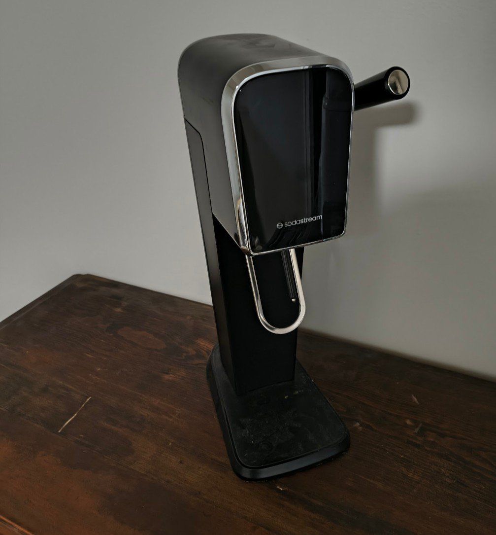 OBO Sodastream One Touch Electric Sparkling Water Maker - Black & Silver, Used Excellent Condition