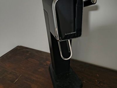 OBO Sodastream One Touch Electric Sparkling Water Maker - Black & Silver, Used Excellent Condition