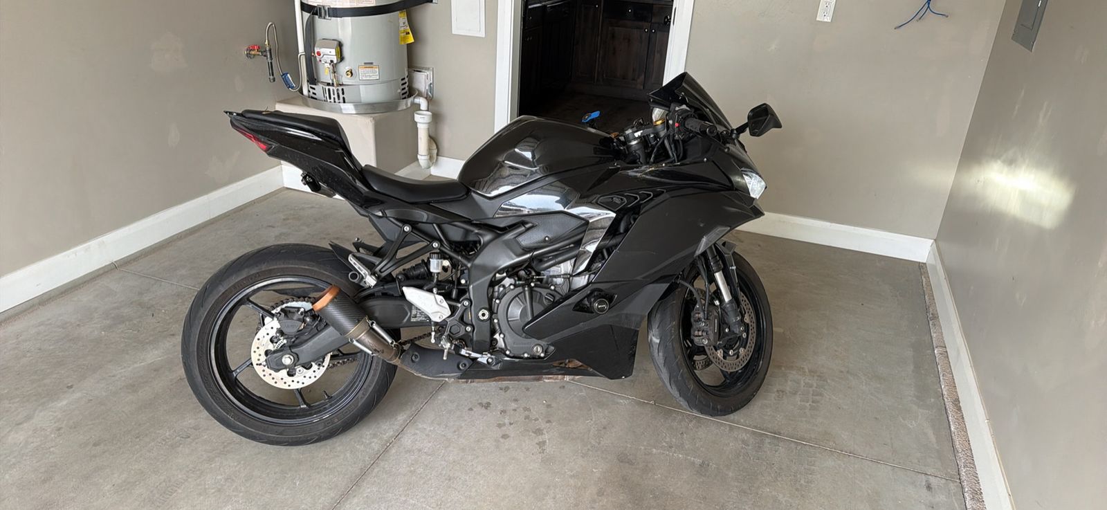 2024 Kawasaki Ninja ZX-4R ABS Sport Bike - 6,500 Miles