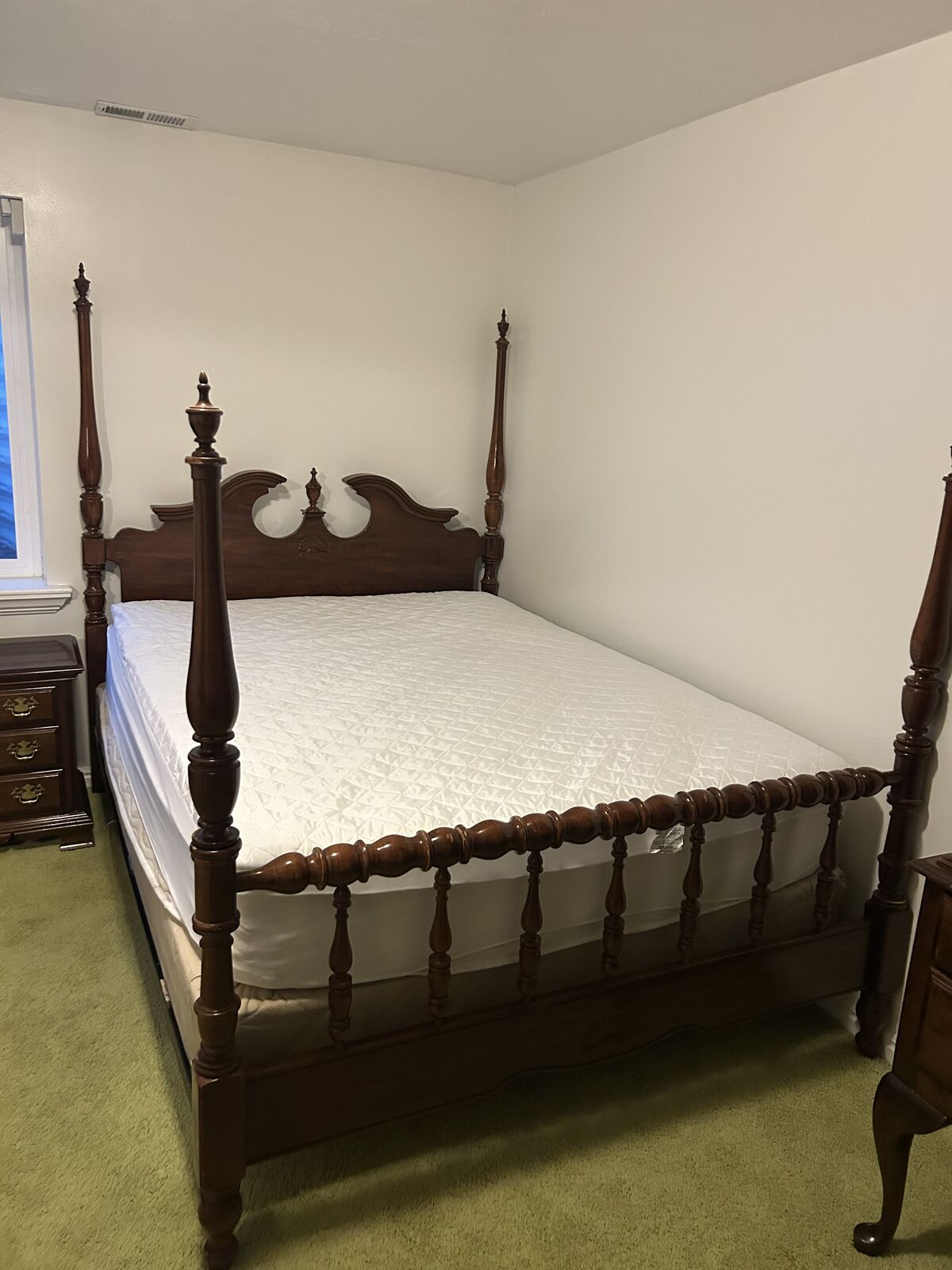 Solid Cherry Wood Queen Bedroom Set