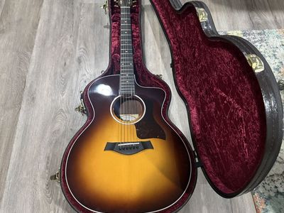 Taylor 214ce-SB DLX Acoustic Electric Guitar