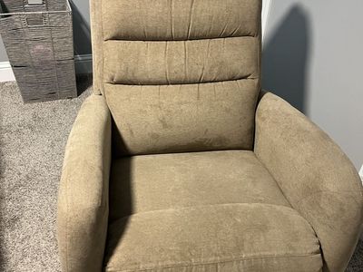 Laz-y-boy recliner and rocker.