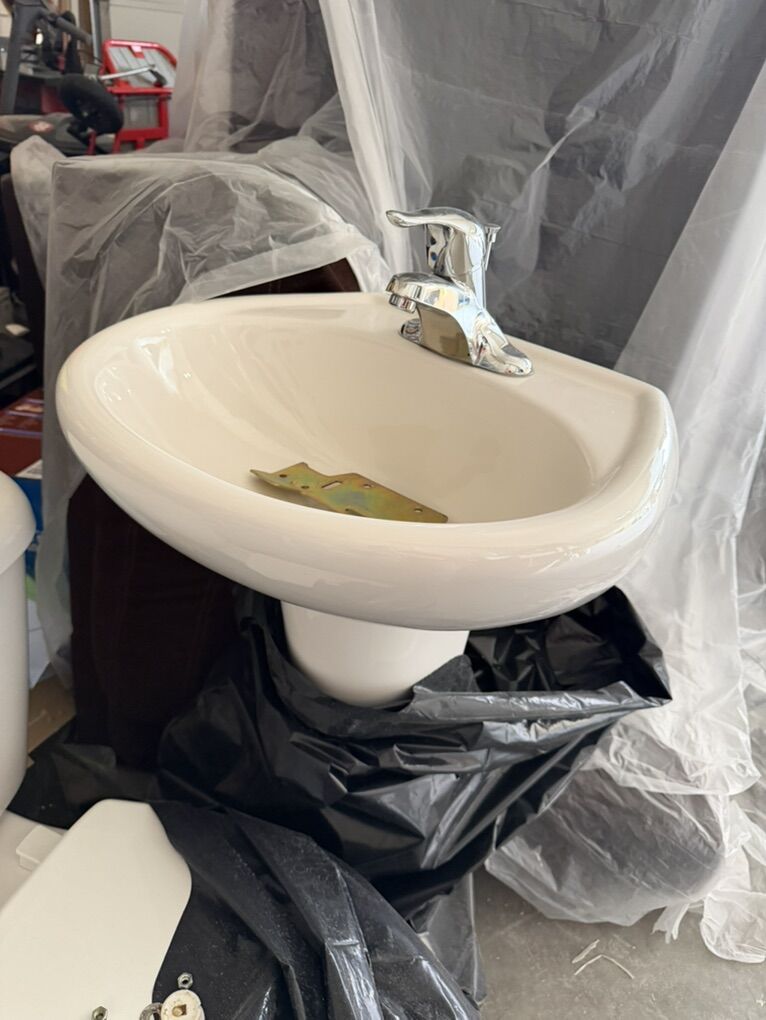 Pedestal Sink With Faucet