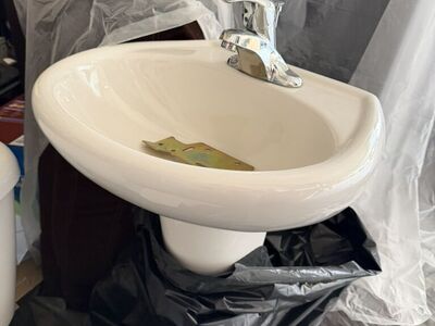 Pedestal Sink With Faucet