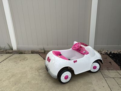Hello Kitty Power Wheels Car
