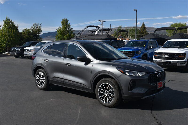 2025 Ford Escape Plug-In Hybrid PHEV