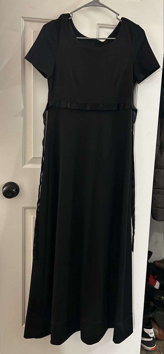 Formal floor length, short sleeve black dress.  Size 6