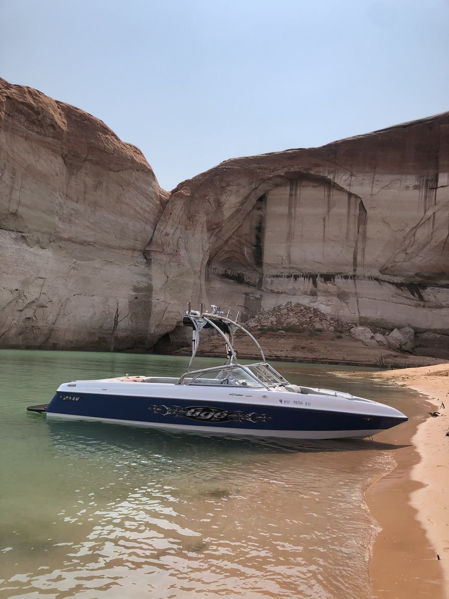 2004 Tige 24V Wake Boat
