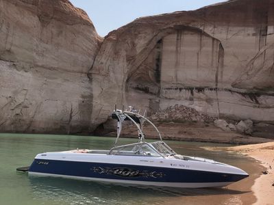 2004 Tige 24V Wake Boat