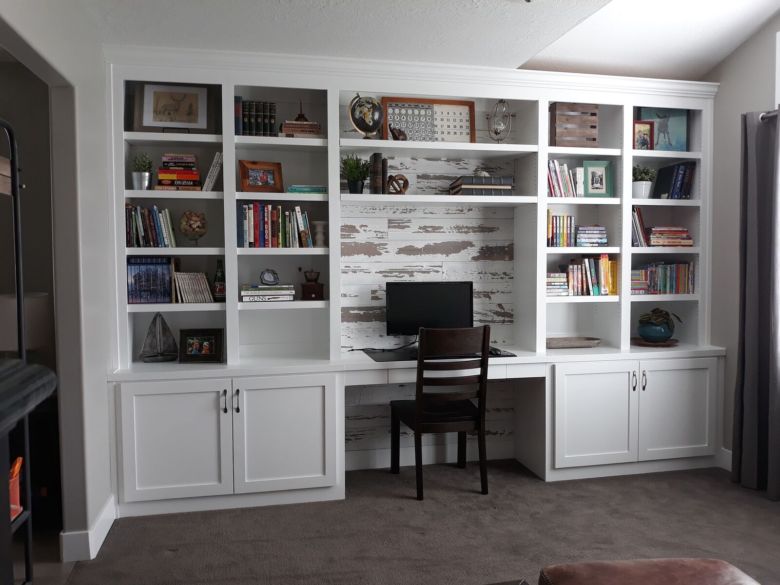 CUSTOM DESKS, BOOKCASES, ENTERTAINMENT CENTERS, FIREPLACE SURROUNDS, ORGANIZERS, GARAGE CABINETS