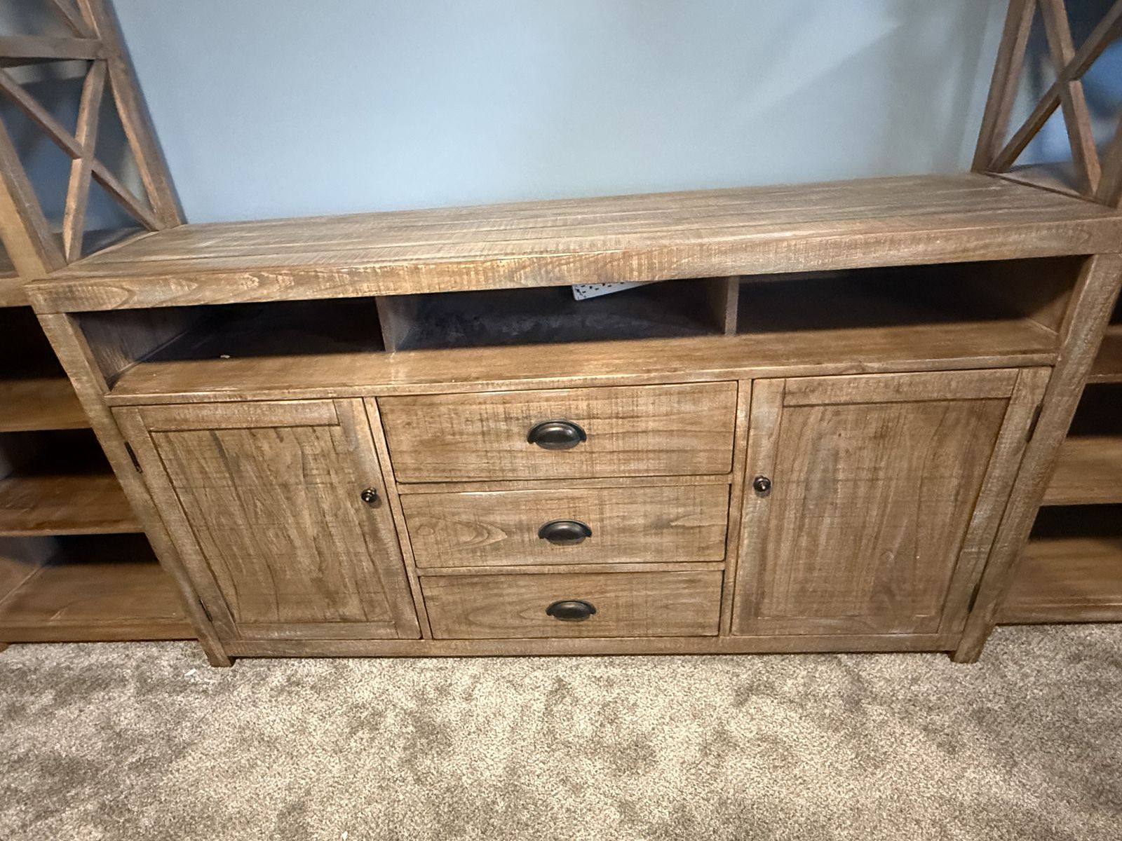 Entertainment center