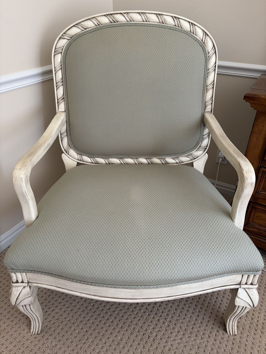 Accent chair