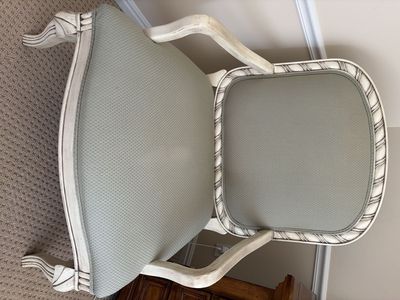 Accent chair