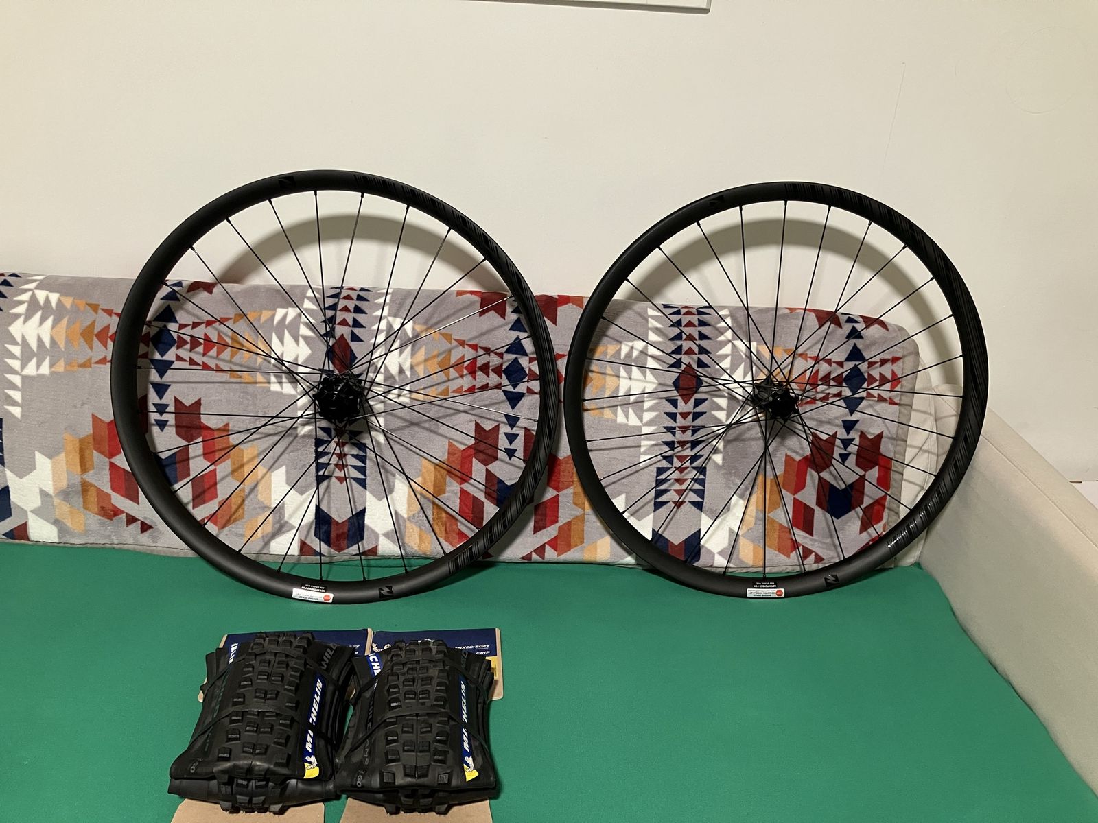 Reynolds Blacklabel 327 Trail Carbon Wheelset