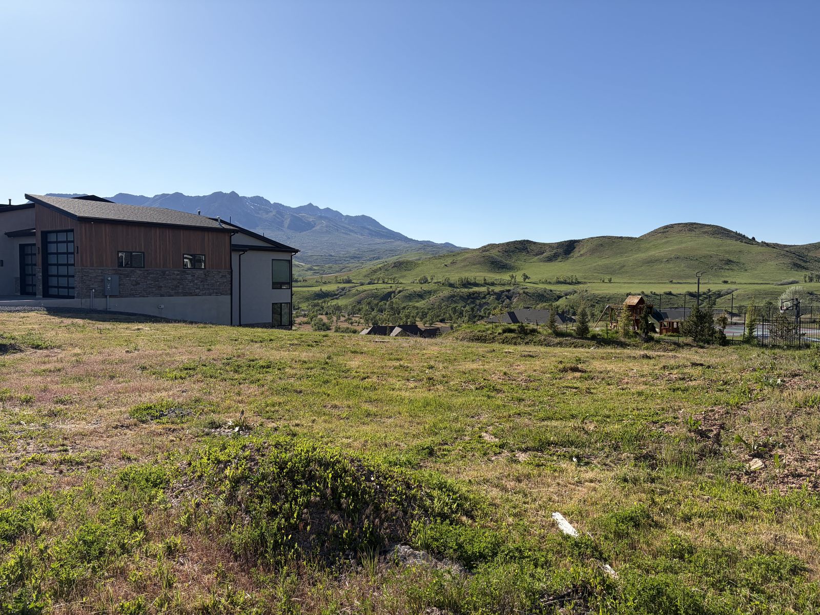 Main image 5