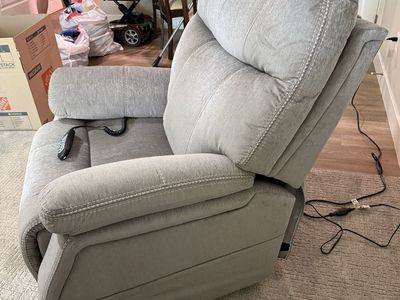 Power lift chair