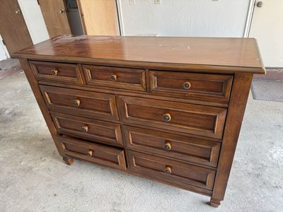Dresser